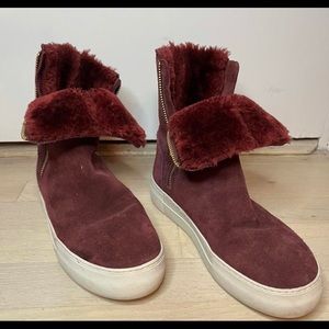 Burgundy J/Slide
Slightly worn but in very good condition